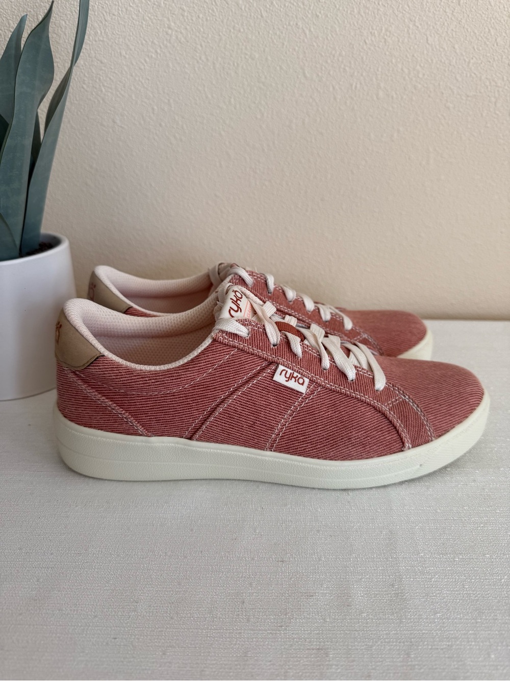 New RYKA Classic Women's Sneakers in Dusty Rose Canvas and Cream - Picture 4 of 10